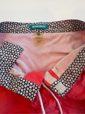 Bonobos Coral Red Swim Trunks, very good condition, 33